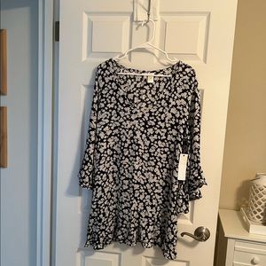 Anne Cole black/white floral swimsuit coverup / size M / new with tags